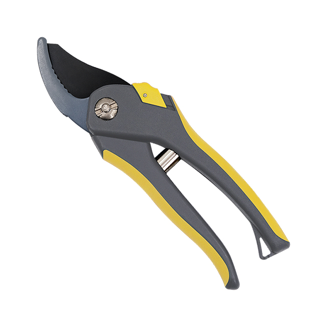 Extra comfort and ergonomic secateurs with angled cutting head to give wood an accurate cut.
Easy to reach lock for single hand operation.
Non-stick coated blades.